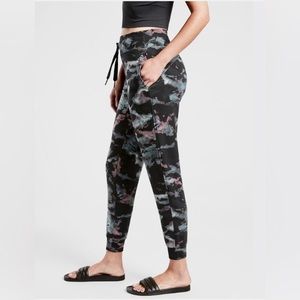 Athleta Balance Jogger Marine Black - Small